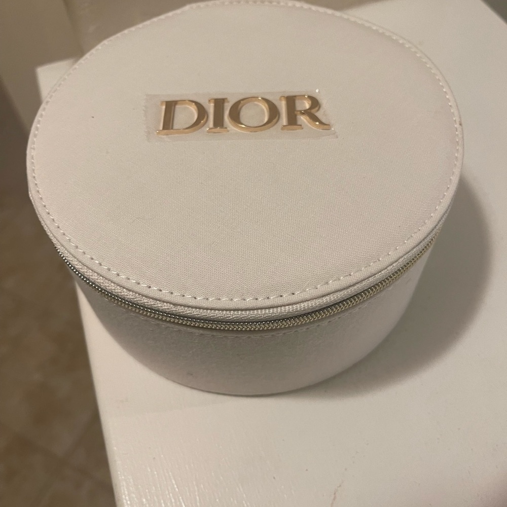 Dior Beauty Travel Case - Picture 8 of 8